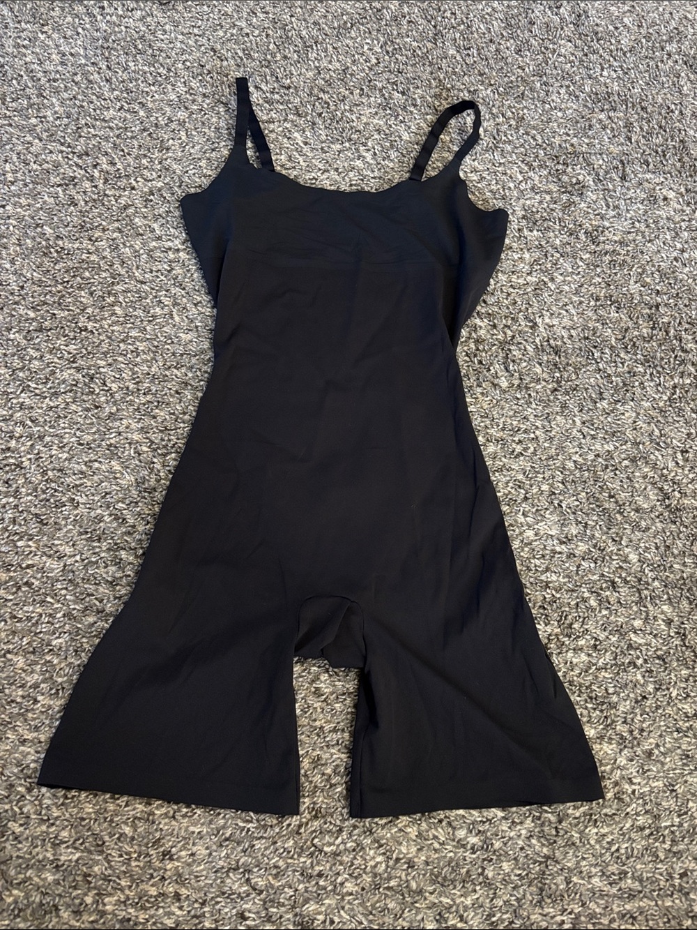 Spanx Red Hot bodysuit shape-wear black M good condition adj. strap lightweight